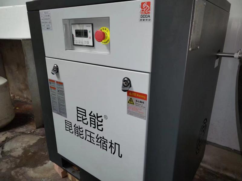 怎么快速鑒別成都空壓機(jī)潤(rùn)滑油是否需要更換？ 